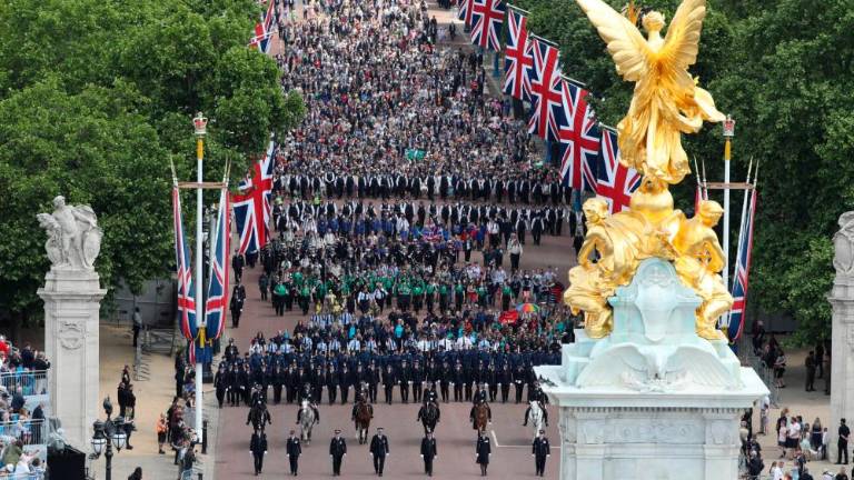 V Londonu se je začelo praznovanje ob jubileju kraljice Elizabete (foto)