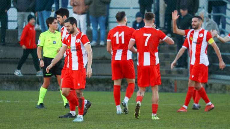 Juventina in Sesljan OK, Kras v težavah