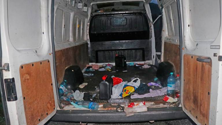 Denar služijo na račun življenja ljudi v stiski