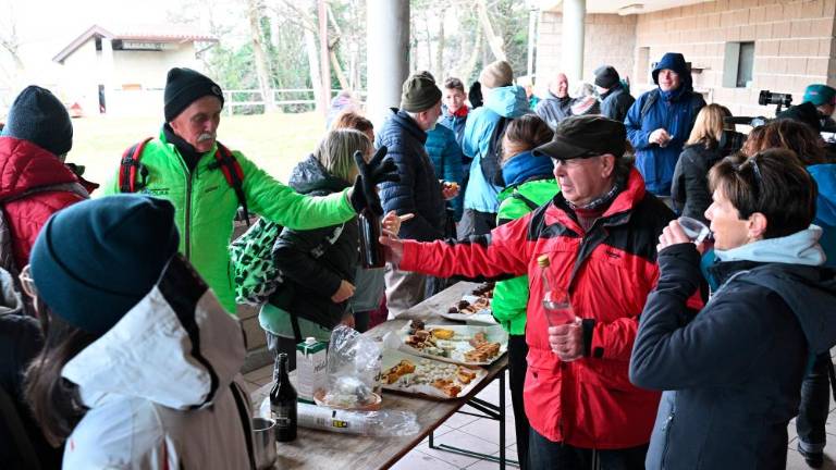 Povezali so poti, ki jih je prekinila meja