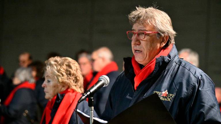 Z baklado so se spomnili žrtev holokavsta (foto)