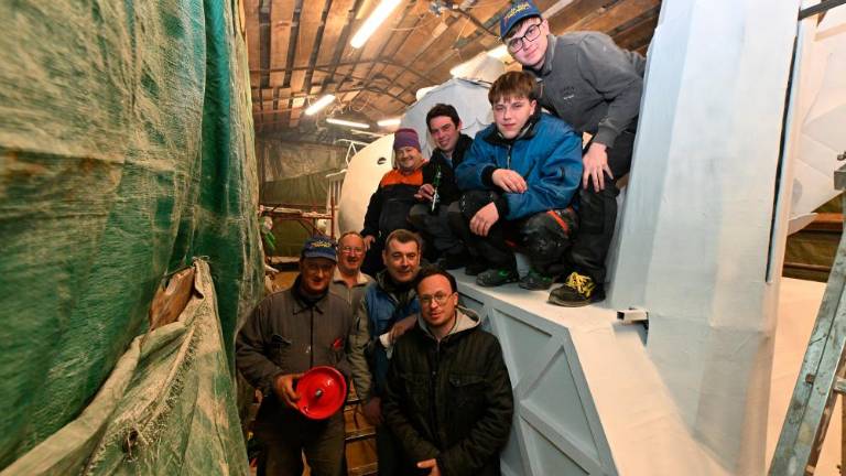 Za praprovske pustarje »bulše tramvaj ku leteča jajca«