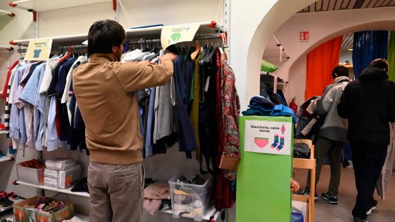 Vse več ljudi prosi za osnovne življenjske potrebščine