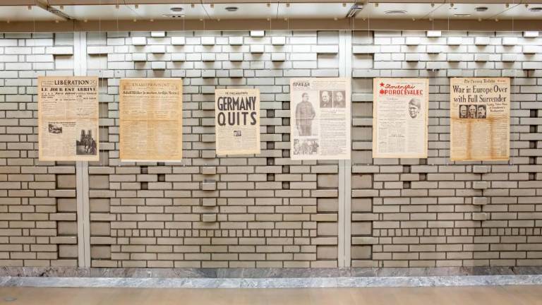 Na naslovnicah šest let vojne in en dan osvoboditve