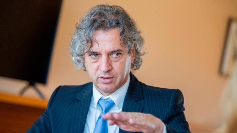 Vodenje ministrstva za zdravje bo začasno prevzel premier Golob