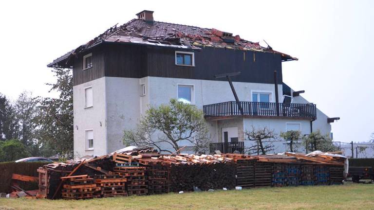 V občini Komenda in v Cerkljah neurje povzročilo ogromno škodo