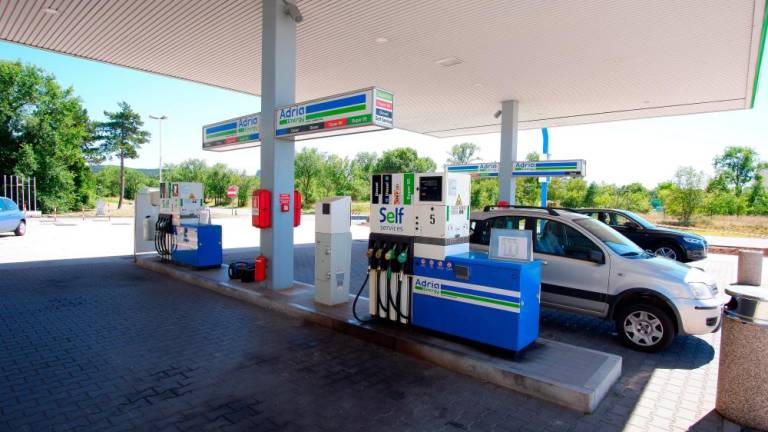 Cene goriva v Sloveniji in FJK v teh dneh v bistvu izenačene