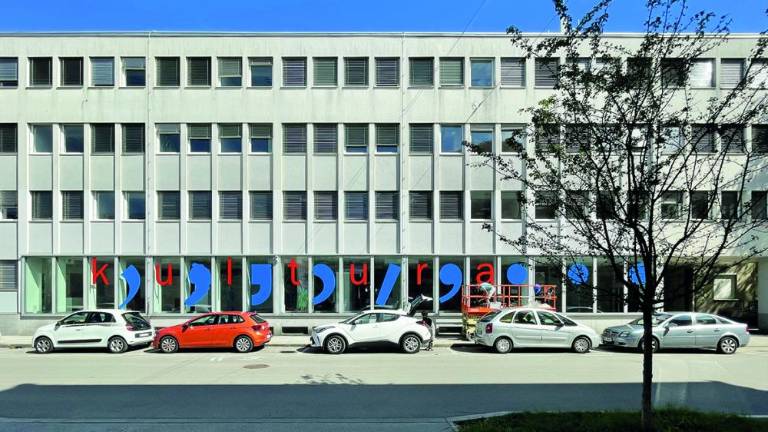 Slovenija podpira kulturne projekte romske skupnosti