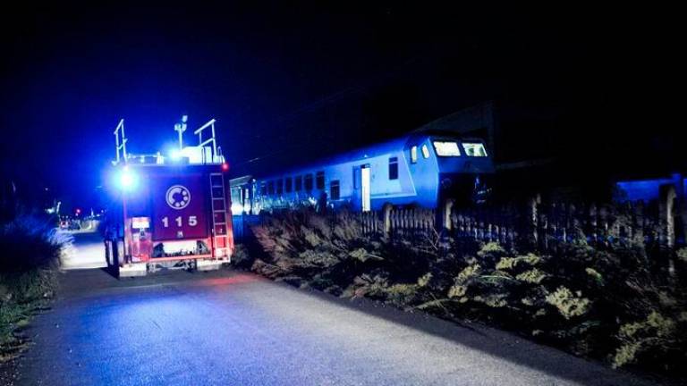 V železniški nesreči pri Turinu pet mrtvih