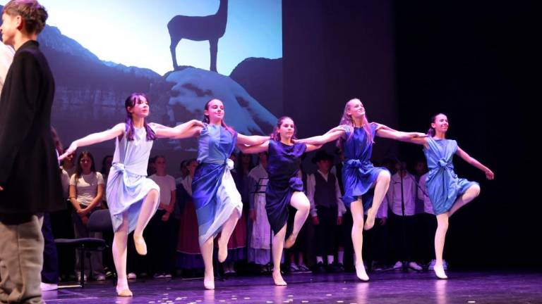 Zaigrali, zapeli in zaplesali z Zlatorogom in vilami