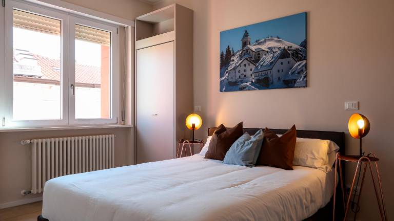 V Istrski ulici 37 so odprli tri nova stanovanja, kjer bodo sprejemali družine otrok, ki se zdravijo v tržaški pediatrični bolnišnici Burlo Garofolo (LUCA TEDESCHI/FOTODAMJ@N)