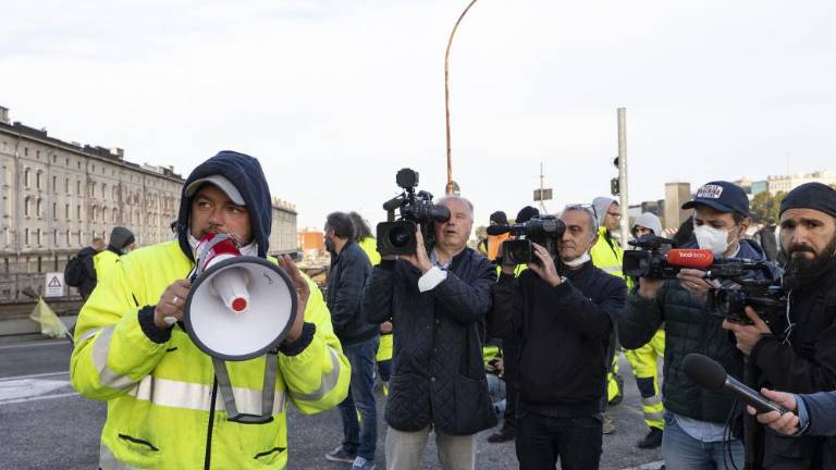 Vodja protestov proti covidnemu potrdilu izgubil sodno bitko