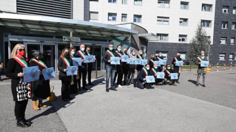 Župani občin na Goriškem pozvali k množičnemu cepljenju