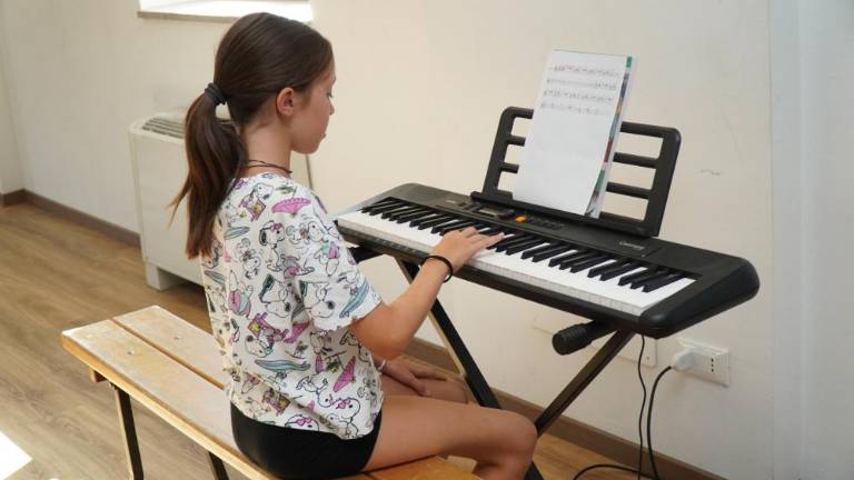 Igrali, peli, snemali in razmišljali o miru