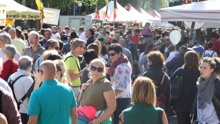 Obiskovalce Okusov ob meji bo pričakalo 327 stojnic iz 40 držav