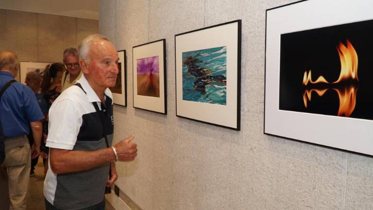 Šest krožkov za eno razstavo