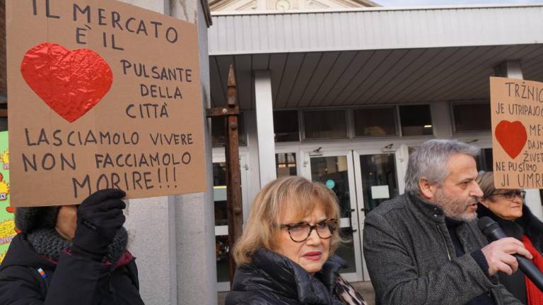 Goriški občini bodo dihali za ovratnikom