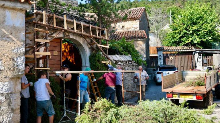 Kraška ohcet stopa v živo