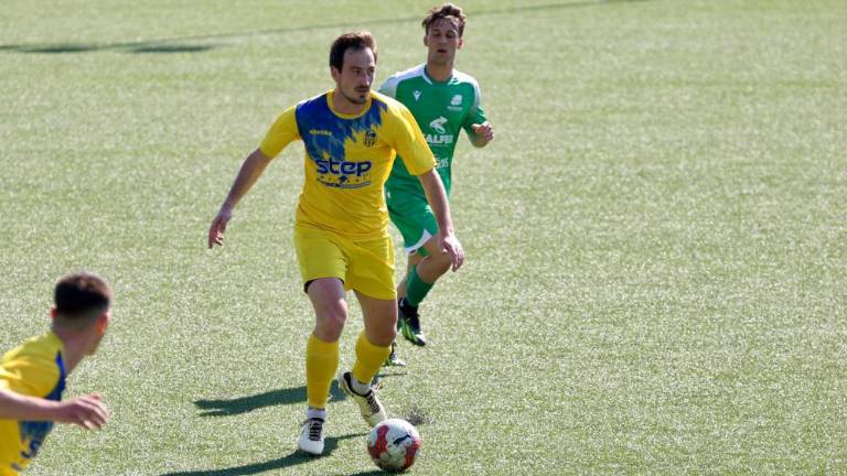 »Delfini« praznih rok v uvodnem nastopu