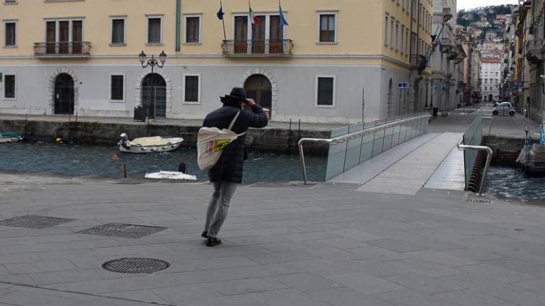 Trst je prečesala močna burja