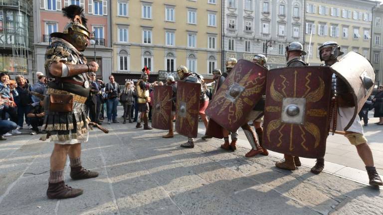 V Trst se vračajo legionarji in vojaki