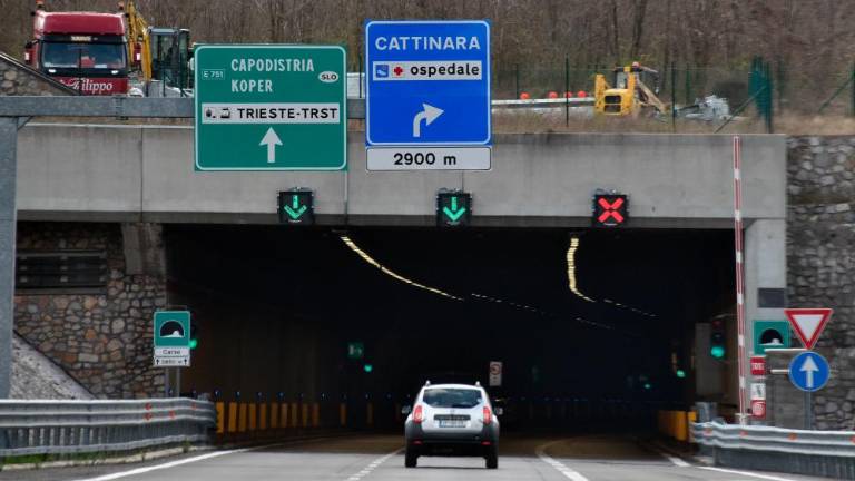 Padriški predor bo 24 ur zaprt v smeri Trsta