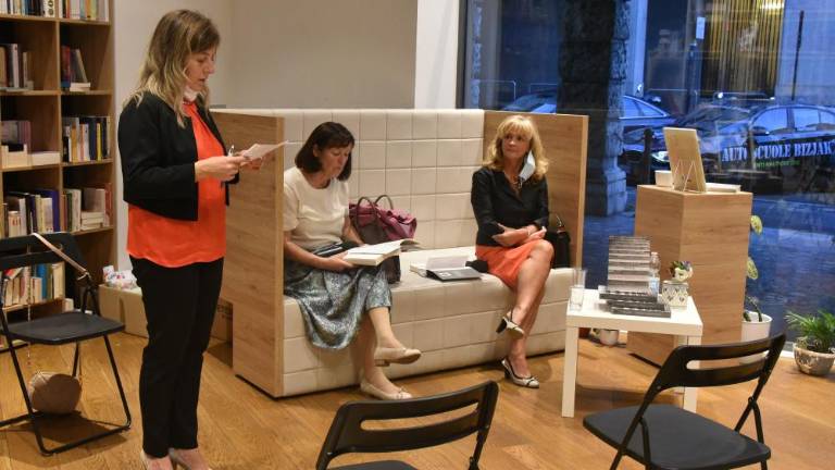 Monumentalno delo o premalo poznanih avtoricah