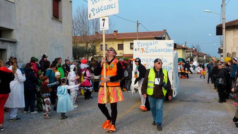 Sovodenjski pust razposajen in množičen