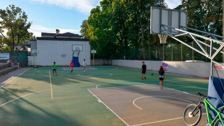 Sokolovo igrišče v domačih rokah