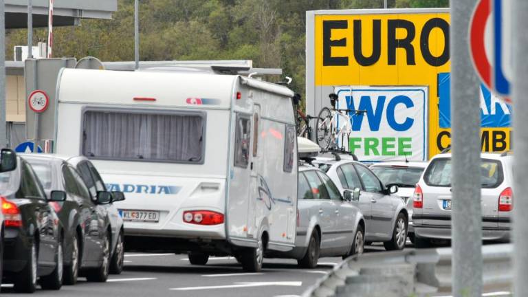 Kacin o odpiranju mej, a ni omenil Italije