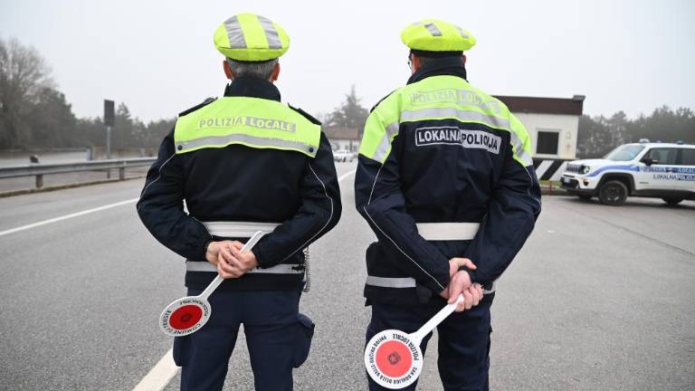 Openski lokalni policisti oglobili 35 voznikov