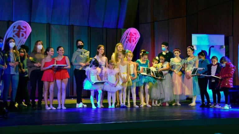 Revija ZSKD Do svobodnega giba