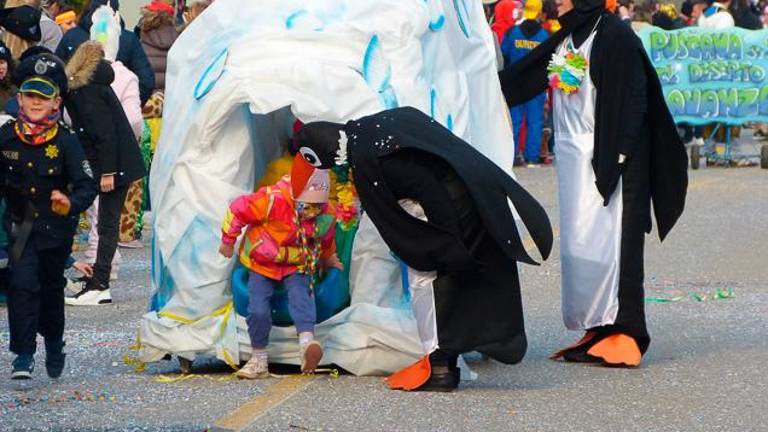 Sovodenjski pust razposajen in množičen