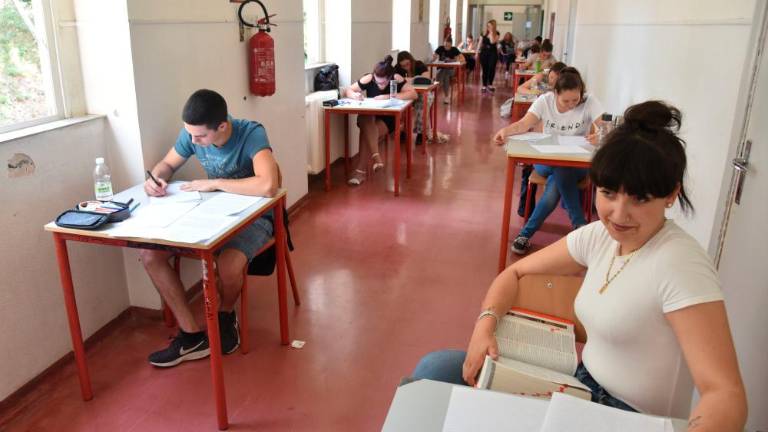 Pisni del mature: jamstvo za kandidata ali težava?