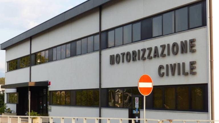 Na izpitu za vozniško dovoljenje s slušalkami