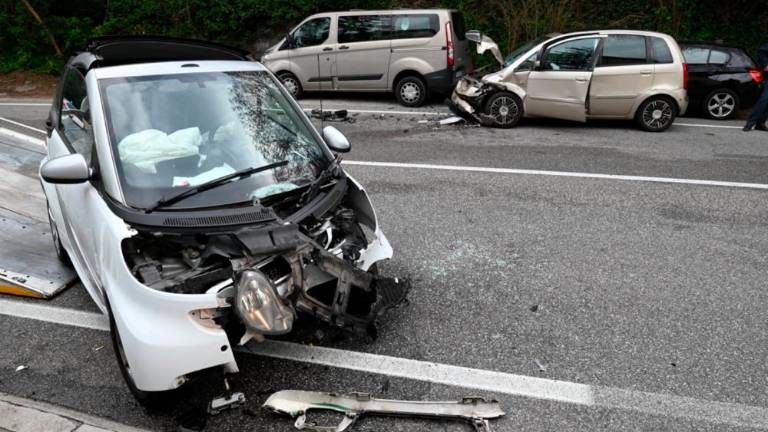 V Ulici Valerio čelno trčila avtomobila