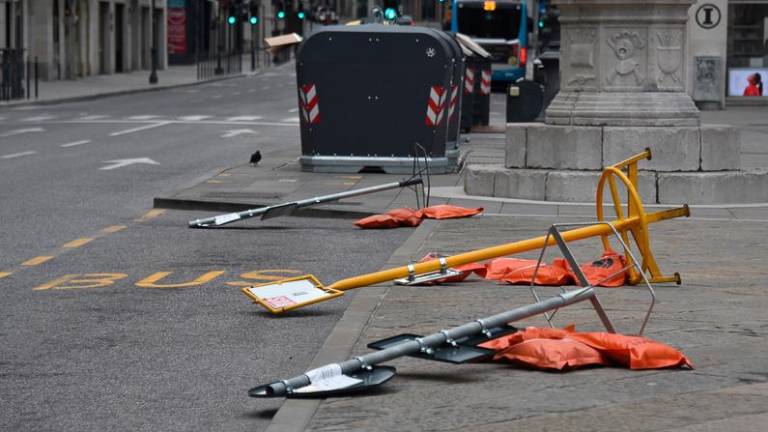 Trst je prečesala močna burja