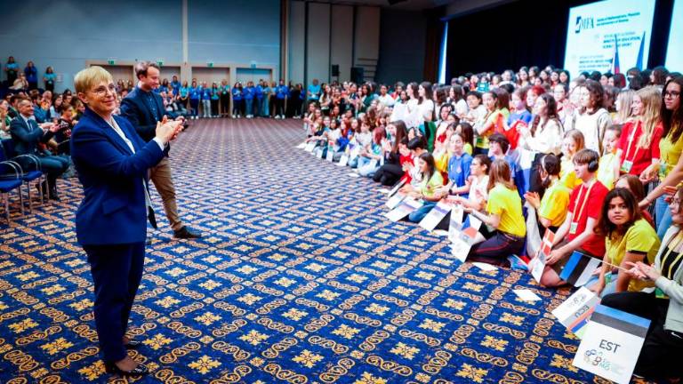 V Portorožu se je začela Evropska dekliška matematična olimpijada 2023