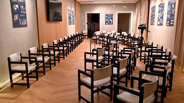 Drevišnje srečanje v Peterlinovi dvorani s škofom Jamnikom odpade