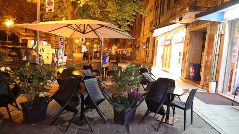 Kako je lahko kosilo v restavraciji bolj nevarno od avtobusa?