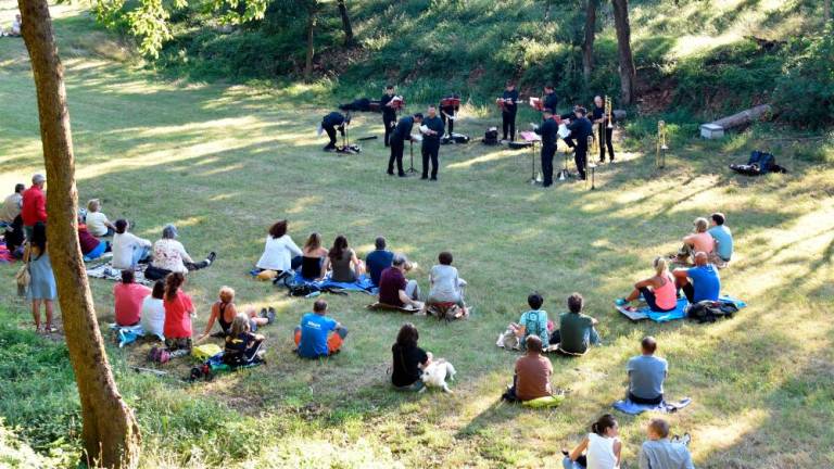 Koncert trobil na travniku na Kohišču
