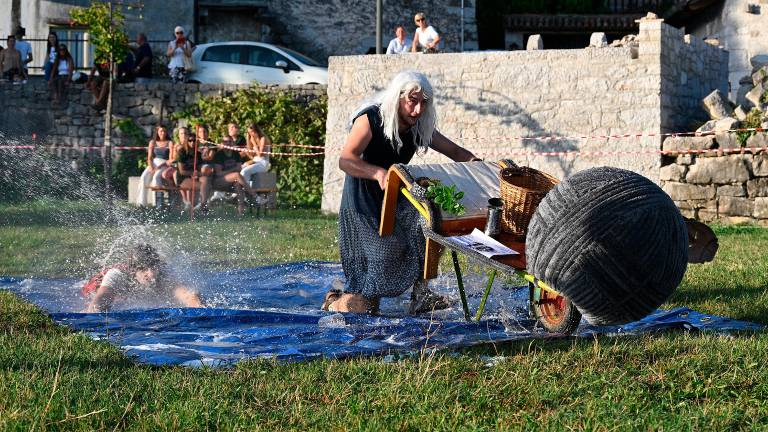 V Repnu švigale karjole vseh vrst (FOTO in VIDEO)