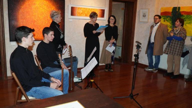 Z razstavo bodo pomagali bolnim in ostarelim