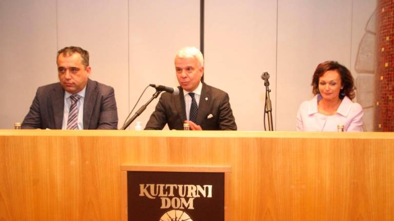 »Bocen ne bo upravljal vsega«