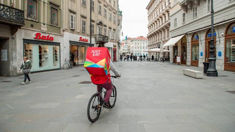 Trst se je prebudil v rdeči coni
