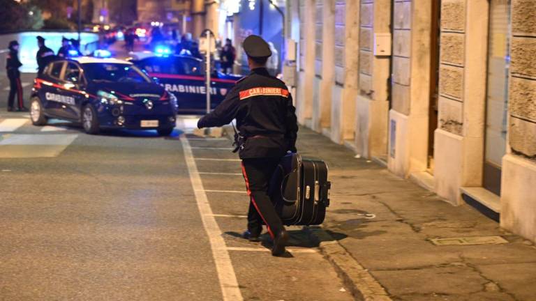 Zaradi kovčka pri Sv. Jakobu začasno zaprli ulico tudi za pešce