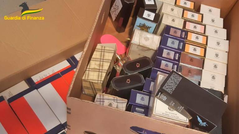 Zasegli več kot 30.000 kozmetičnih preparatov, škodljivih za zdravje