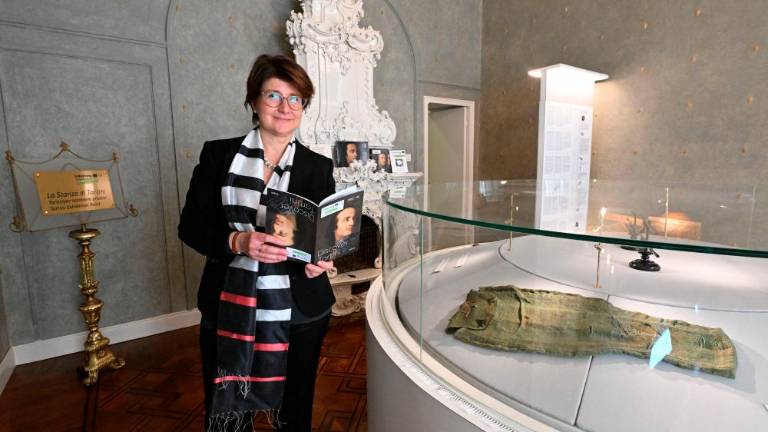 Od lokov do posmrtne maske