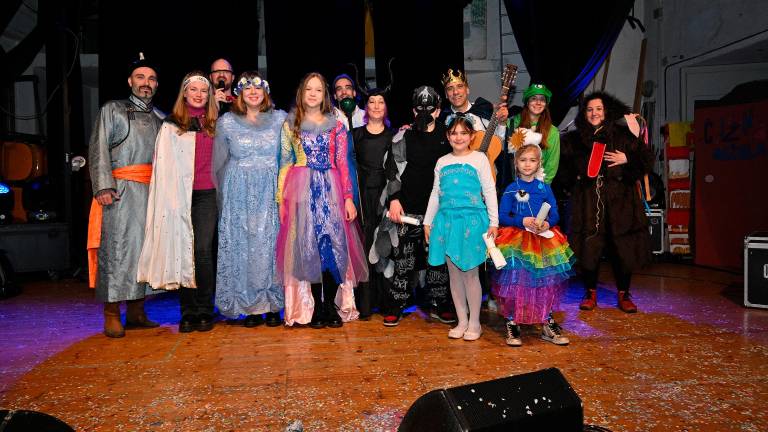 Veselo pustno vzdušje na Opčinah