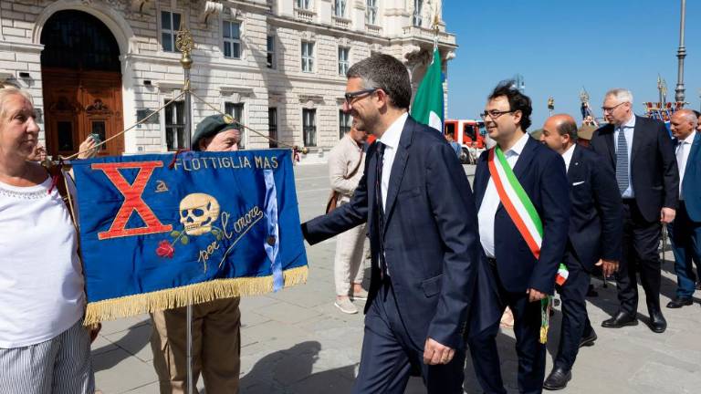 Rokovali so se s praporščaki zloglasne flotilje X Mas